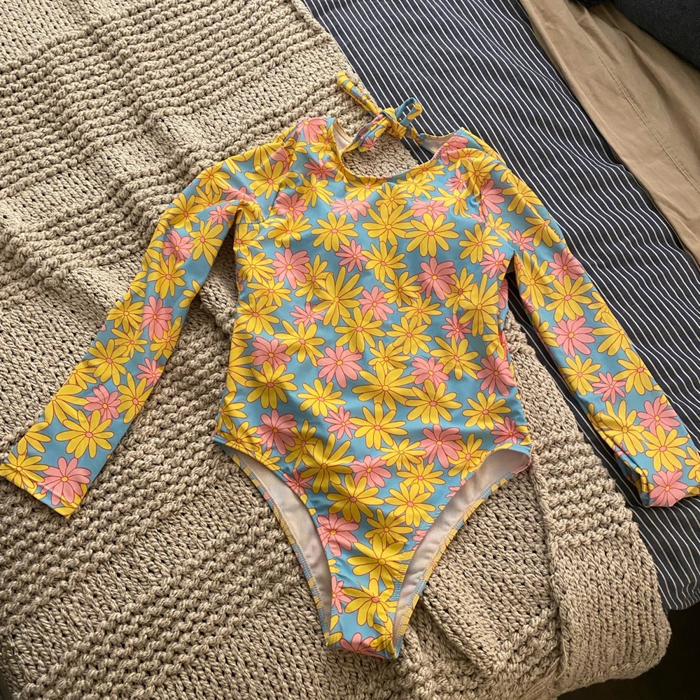 Surf suit with pads - medium